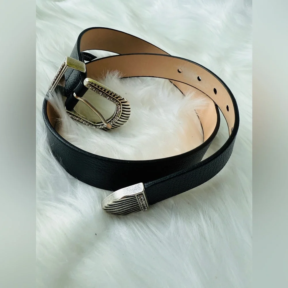 🇨🇦 Brave Leather Collection - Black With Crystal details - Picture 4 of 7